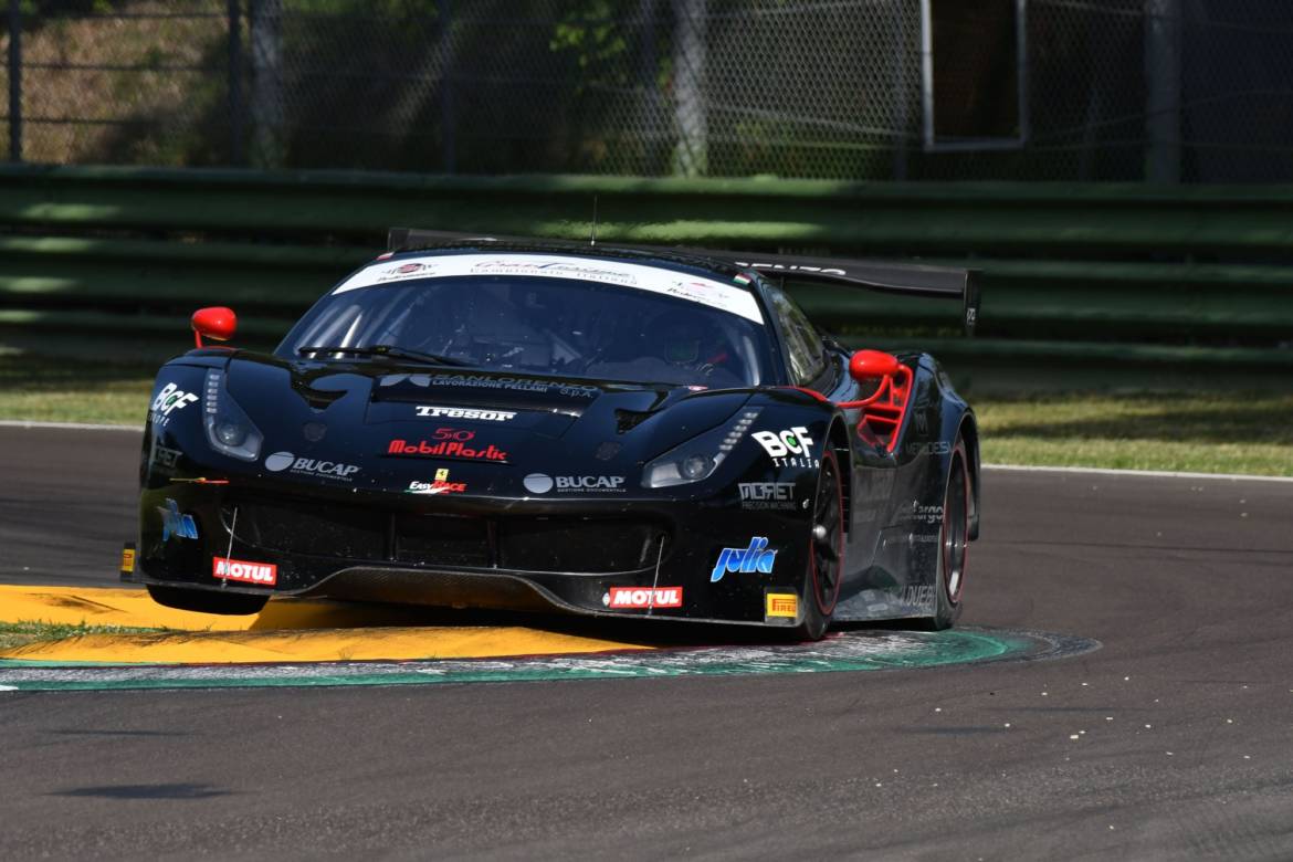 A LE CASTELLET ANDREA FONTANA PUNTA IN ALTO NEL TRICOLORE GT